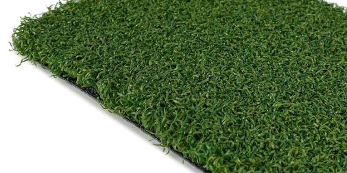 Artificial Grass for Golf: A Practical Guide to Low-Maintenance Golf Surfaces