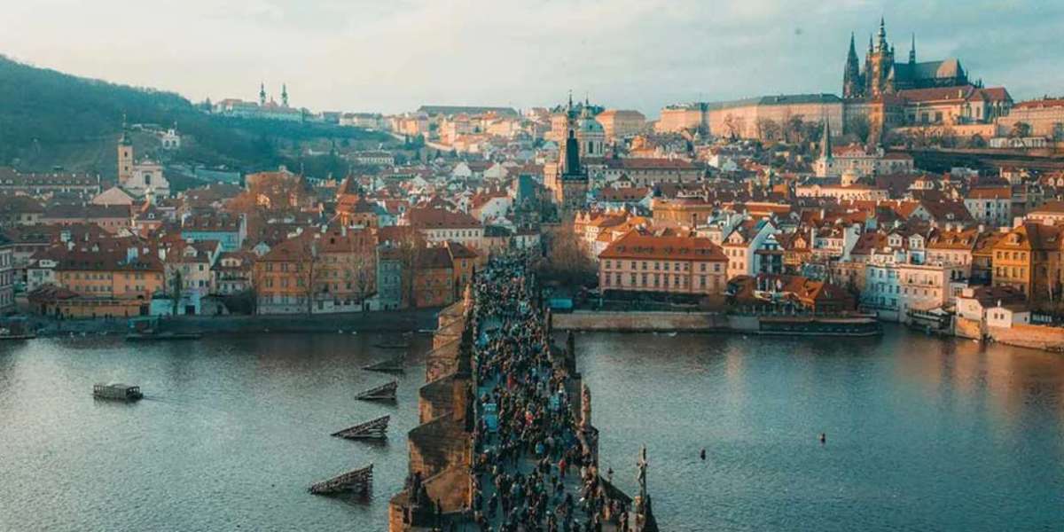 A Visitor's Safe Travel Guide for Enjoying Prague's Nightlife and Entertainment Zones