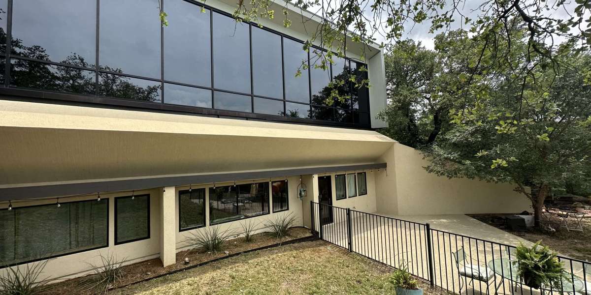 Office Building Window Washing: A Clear Guide for Businesses