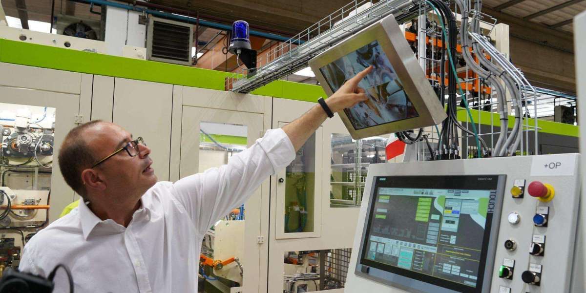 Custom Industrial Touch Displays vs. Off-the-Shelf Monitors: What Should OEMs Choose?