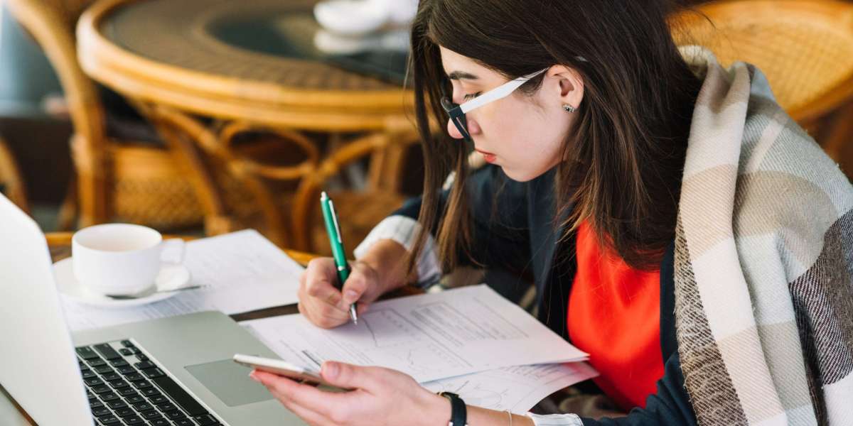 How to Get Expert Help When You Need Someone to Write My Dissertation for Me
