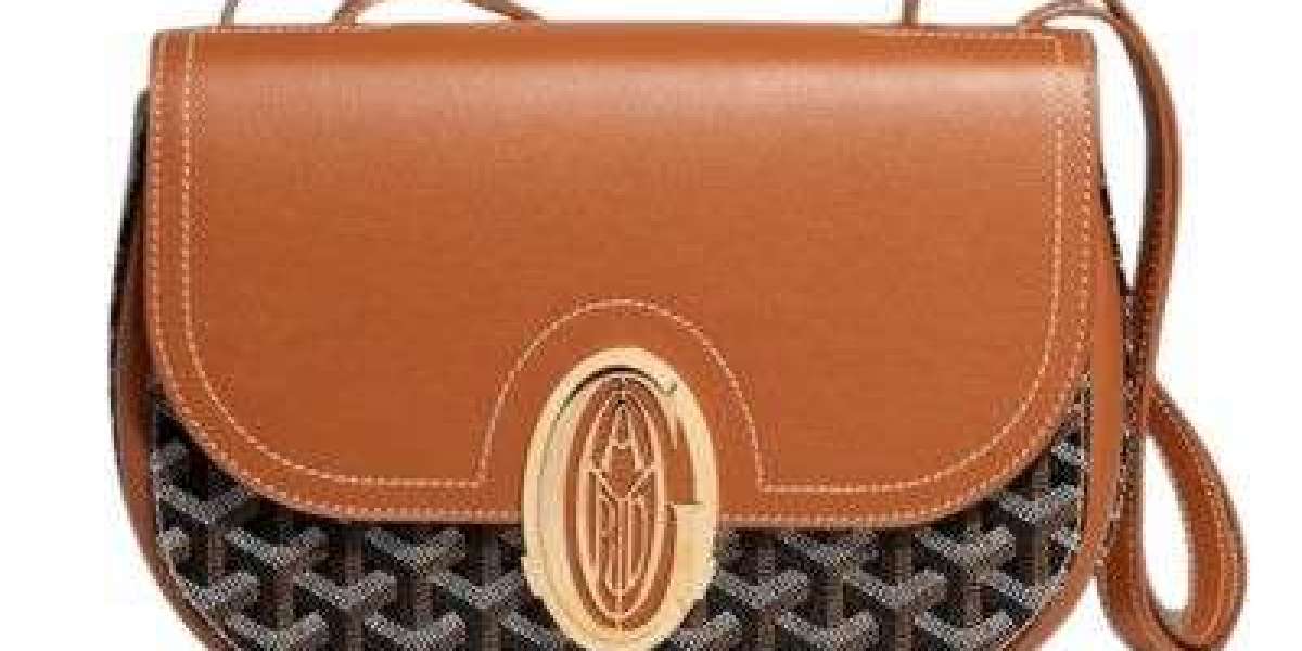 What Size Goyard Shoulder Bag Should I Get?