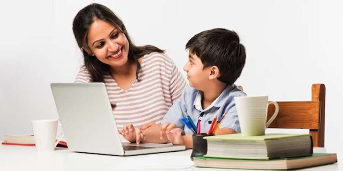 How Online GCSE History Tutors Build Essay Skills