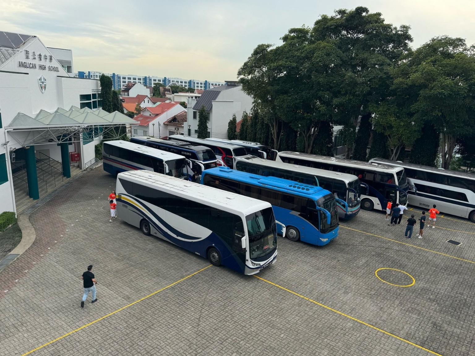 Choose the Best Bus Size for Group Travel in Singapore
