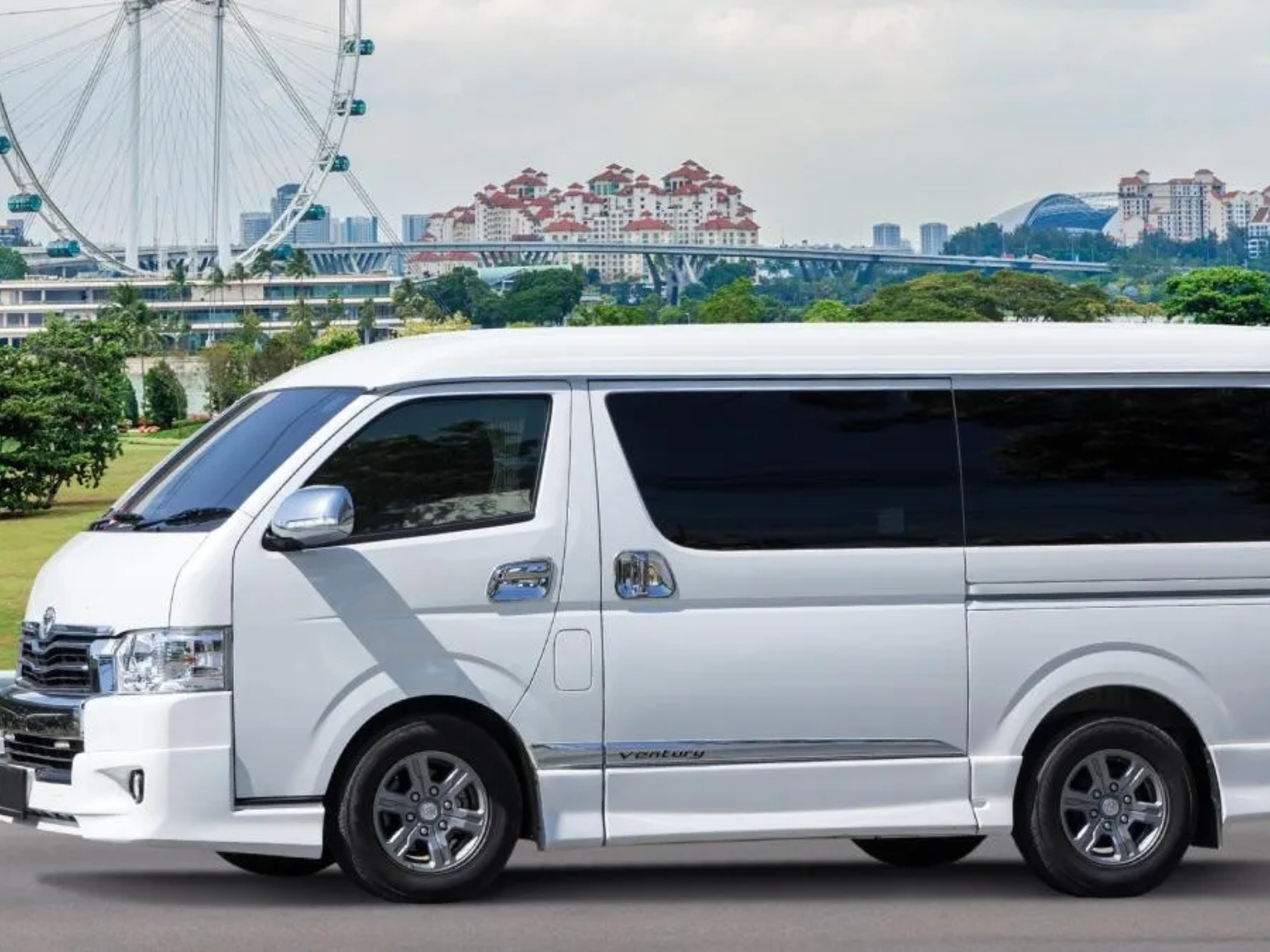 How Much Does It Cost to Hire a 13-Seater Minibus in Singapore