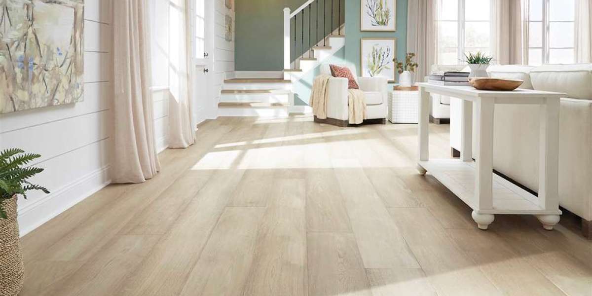 Choosing Hardwood Flooring Contractors in Laguna Beach: Key Factors to Consider